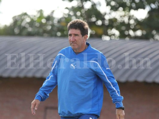 El técnico del Olimpia Héctor Vargas: 'El PSG perdió ¿Y nosotros no podemos perder?'