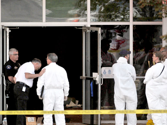 Al menos 12 muertos en tiroteo durante estreno de Batman