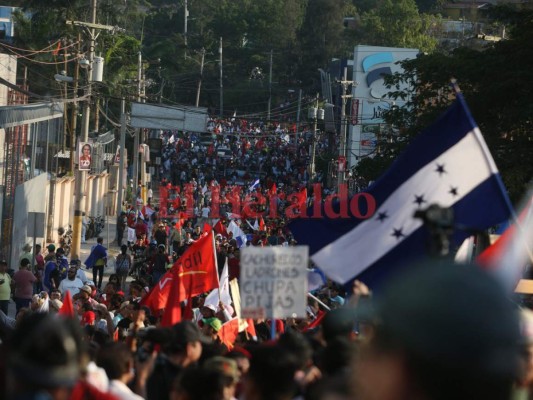 En imágenes, la marcha de la Alianza de Oposición este viernes en la capital de Honduras