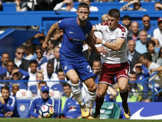 El Chelsea, campeón de la Premier League, debutó con derrota ante el Burnley (3-2)
