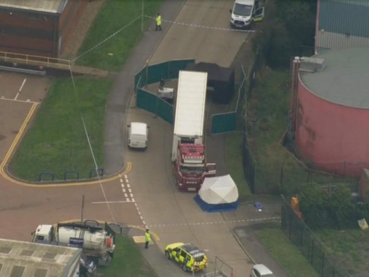 Hallazgo de 39 cadáveres en un camión 'horroriza' al Reino Unido