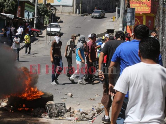 FOTOS: Estallan protestas de conductores golpeados por crisis del Covid-19
