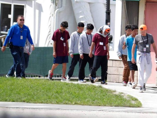 La Eurocámara condena las redadas de migrantes centroamericanos en EE UU