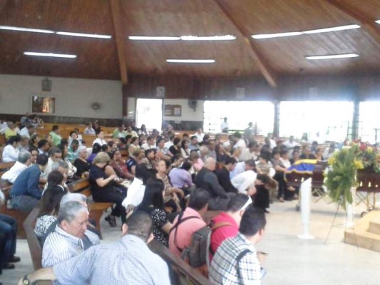 Dolor e impotencia en sepelio del dirigente Carlos Andonie