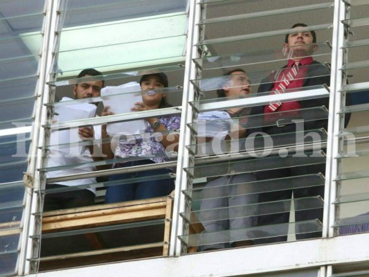 Movimiento Estudiantil Universitario (MEU) entrega iniciativa ciudadana a Secretaría del Congreso