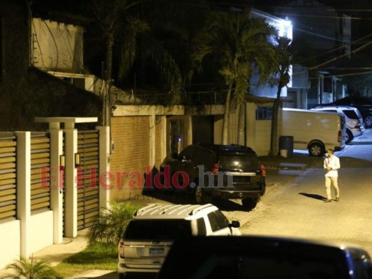 Resguardada por agentes policiales: así amanece la residencia de Xiomara Castro (FOTOS)