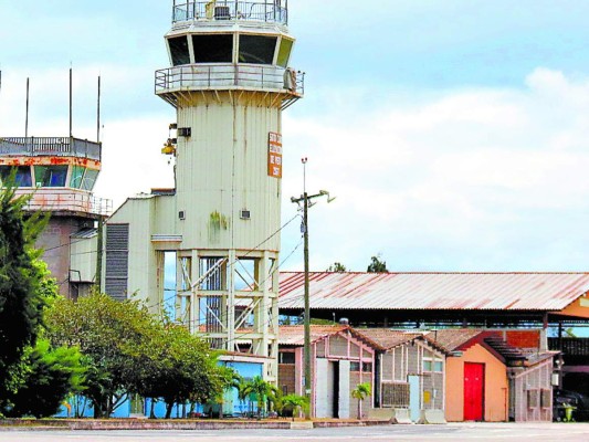 Contrato de Palmerola sufrió 16 enmiendas