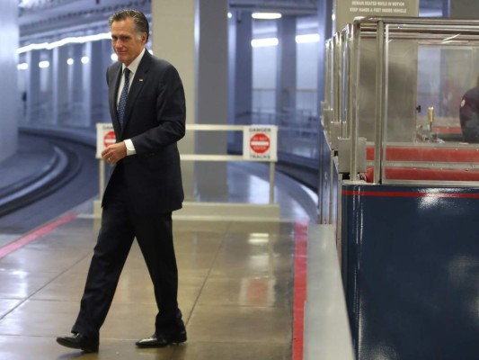 ¿Cuáles fueron los 12 senadores republicanos que votaron contra la emergencia nacional de Trump?