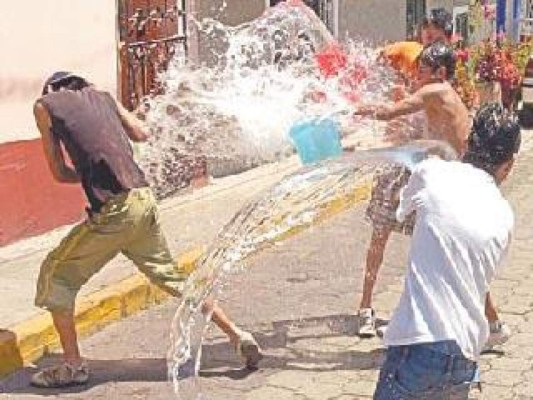 Formas más frecuentes de desperdiciar el agua