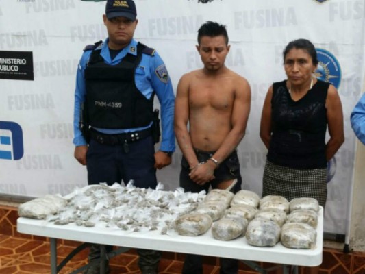 Honduras: Detienen a supuestos miembros de la banda 'La Señorona' con con más de 16 libras de marihuana &nbsp;&nbsp;
