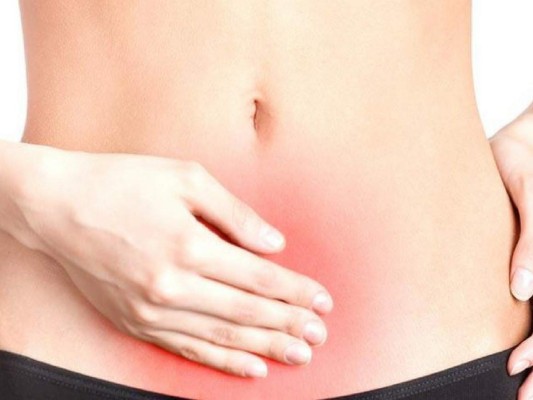 Los ovarios poliquísticos también pueden retrasar la menstruación en las mujeres