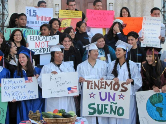 Firmarán ley para estudiantes sin estatus legal en Nueva Jersey