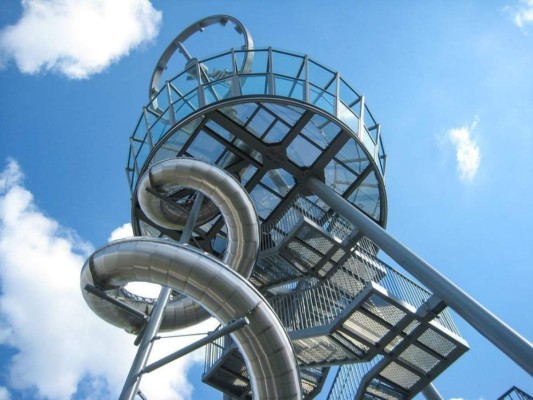 FOTOS: Así es el peligroso tobogán más grande del mundo en el que murieron dos personas