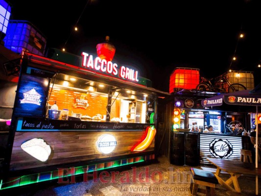 FOTOS: Caminatas, bares y karaoke; turismo nocturno en Comayagua