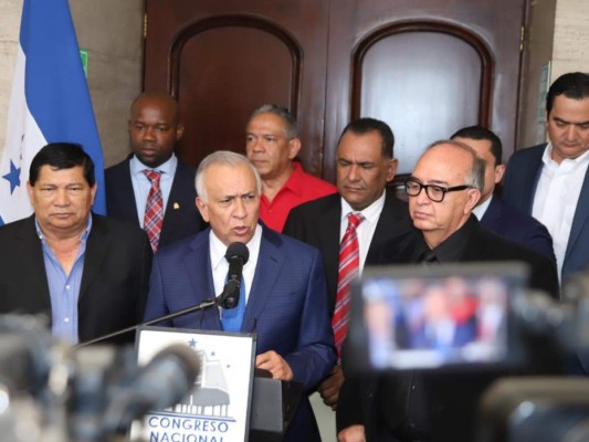 Congreso elimina por unanimidad decretos para la reestructuración en Salud y Educación