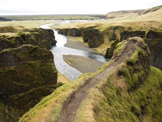 Justin Bieber visita cañón islandés y se disparan las visitas al sitio