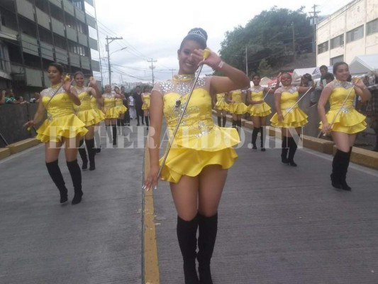 Las palillonas más bellas de los desfiles patrios 2018