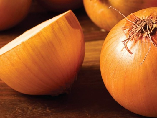 Las seis razones por las que debes comer cebolla cruda