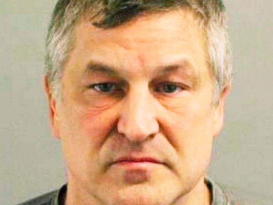 Arrestan a hombre por atacar a mujer con jeringa en Maryland