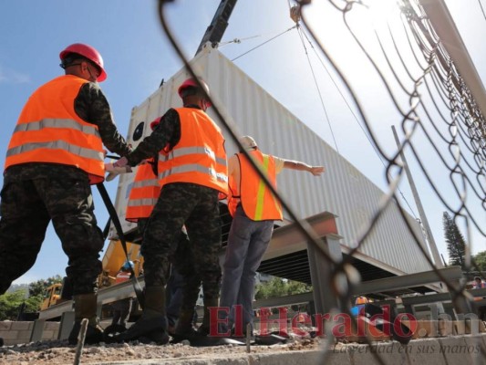 Inicia instalación de primeros módulos de hospital móvil de Tegucigalpa