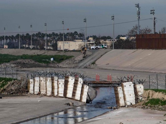 Demócratas presentan propuesta sin dinero para muro de Trump