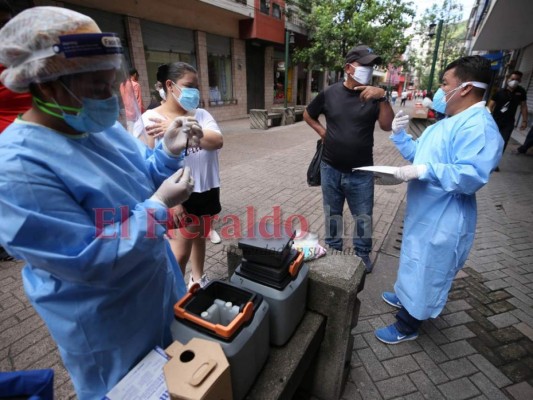 Capitalinos se inmunizan contra la influenza