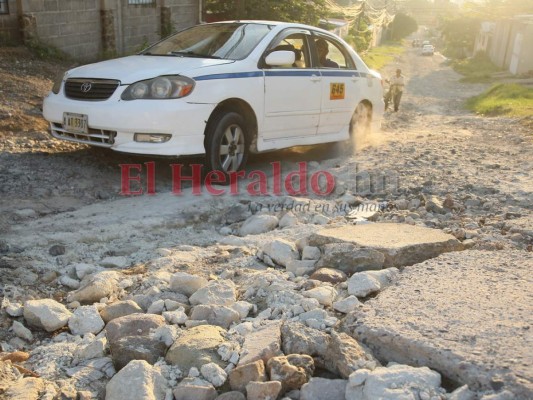 Lluvias destruyen red vial de zonas centro, sur y oriente del país