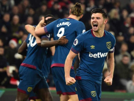 West Ham gana 2-1 en Southampton con doblete de Felipe Anderson