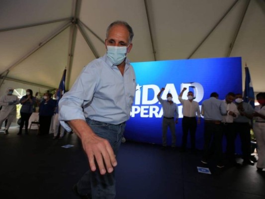 'Tito' Asfura lanza su precandidatura presidencial y promete unidad (FOTOS)