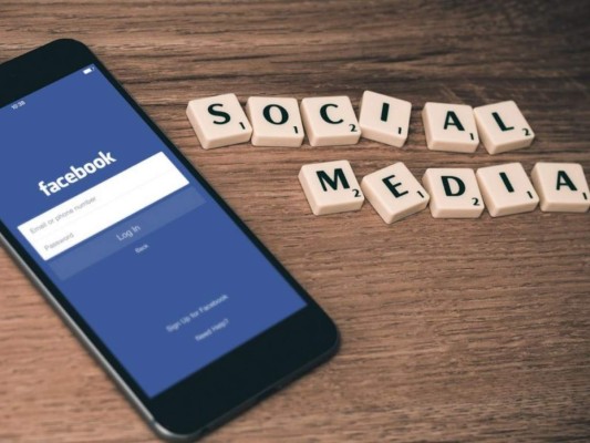 Facebook demanda a dos desarrolladores por fraude publicitario