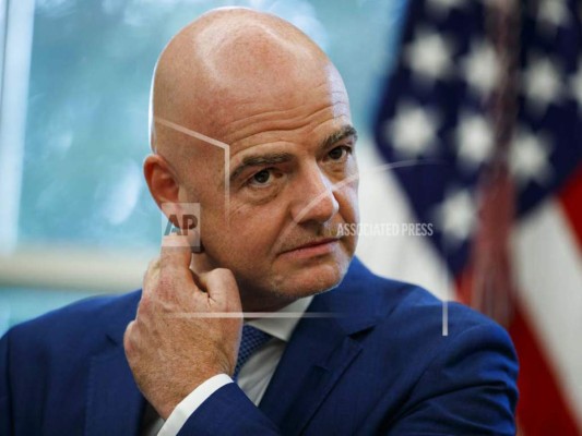 Infantino no quiere partidos de liga española en EEUU