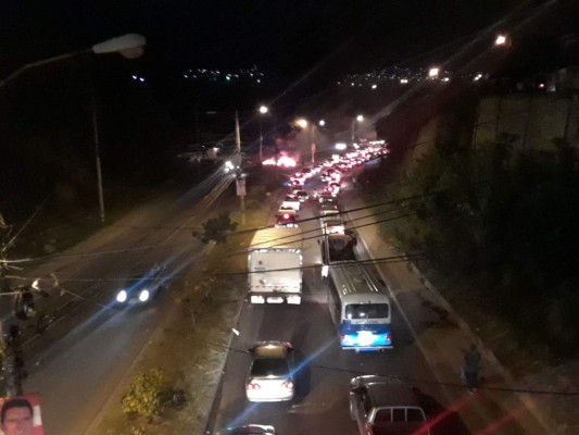 Simpatizantes de la Alianza crean caos y destrucción en varias zonas de Honduras &nbsp;&nbsp;&nbsp;&nbsp;