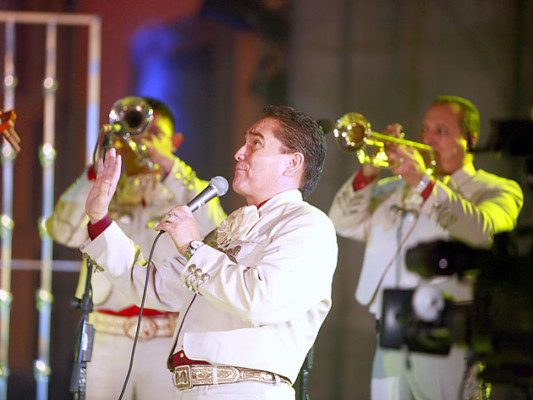 Devotos le cantan a la patrona de Honduras en su aniversario