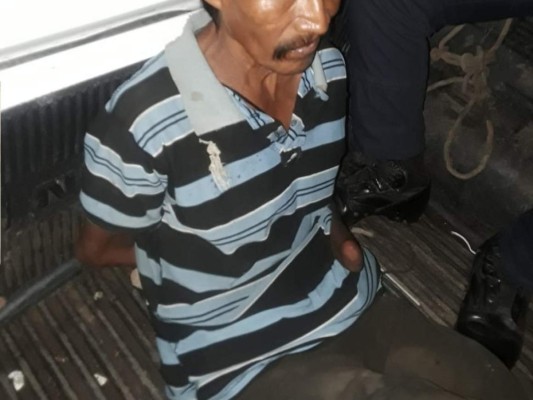 Hondureño atacó a machetazos a hombre que violaba a su hija en Santa Bárbara