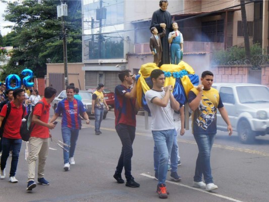 Alegría y devoción para conmemorar los 202 años del natalicio de Don Bosco