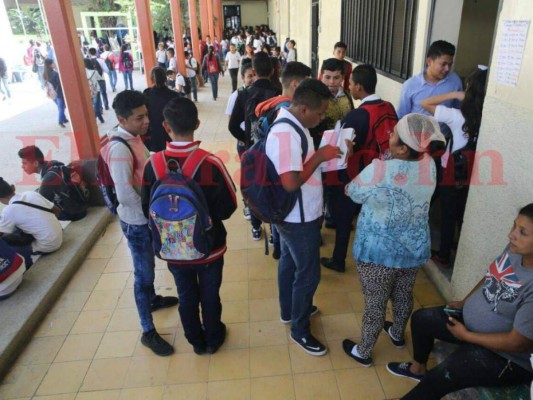 Listado por departamento de los colegios habilitados para 'escuelita'