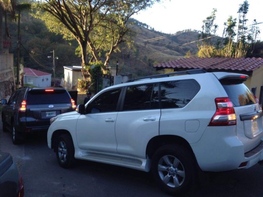 Allanan casa del expresidente Porfirio Lobo Sosa durante captura de Rosa Elena