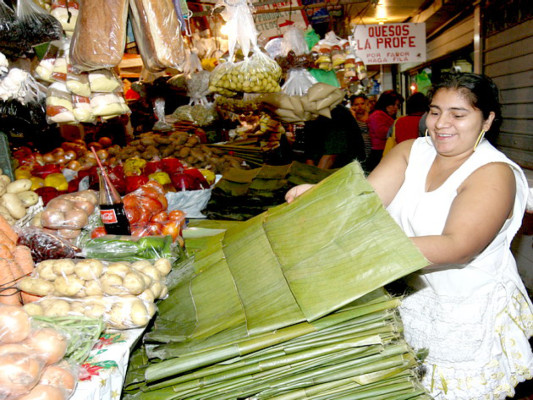 Afanados capitalinos invaden comercios