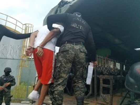 FOTOS: Así fue el traslado de 34 reos desde La Tolva hacia Támara y El Porvenir