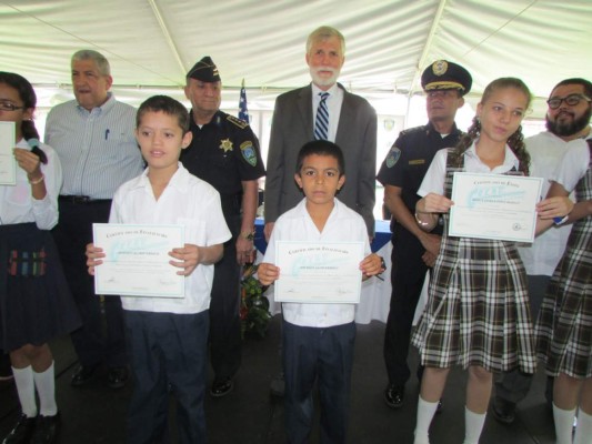 Honduras: Escolares aprenden técnicas para mantenerse fuera de maras