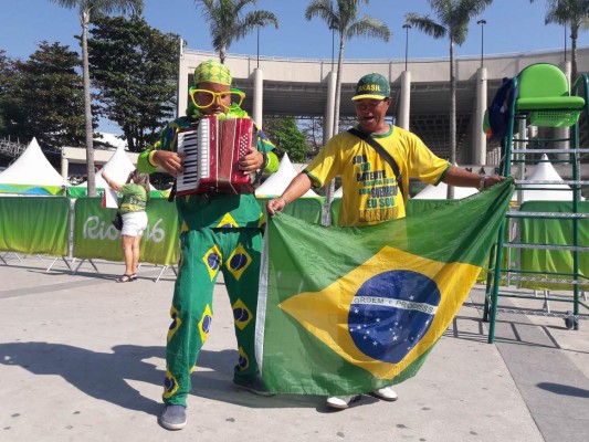 Ambiente en las afueras del Maracaná