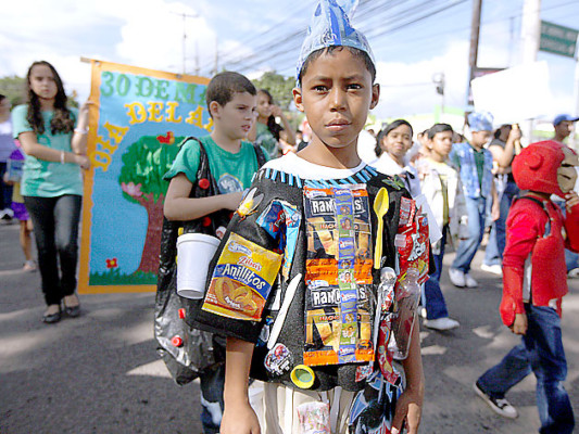 Estudiantes de básica y prebásica festejan el Día del Ambiente en la capital de Honduras