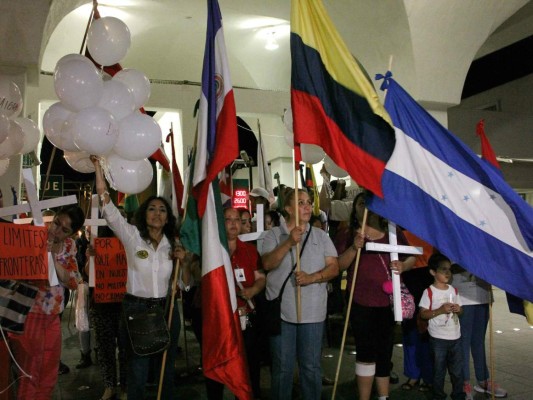 Realizan vigilia por migrantes muertos en la frontera de México con EEUU&nbsp;&nbsp;
