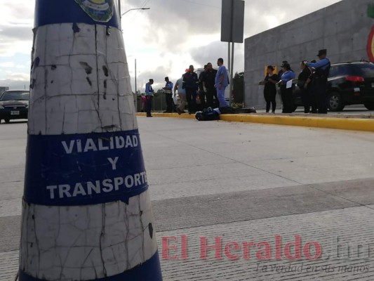 Motociclista pierde la vida en paso a desnivel de colonia La Vega