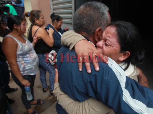 '¡Todos al suelo!”, gritaron hombres encapuchados antes de disparar