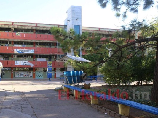 La UNAH revierte traslados estudiantiles por exceso de matrícula