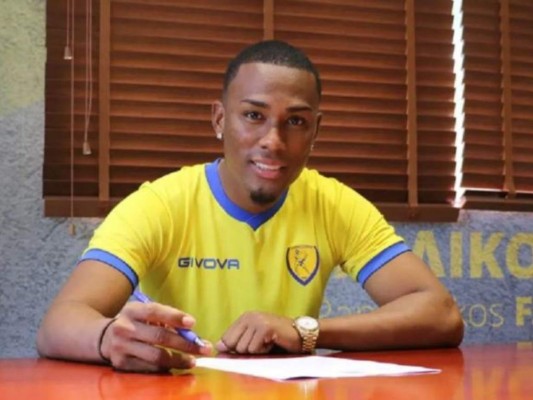 Deiby Flores es presentado como nuevo jugador del Panetolikos de Grecia