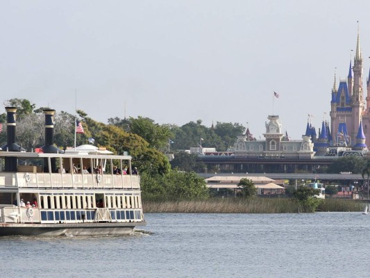 Imágenes de la reapertura de Disney World en plena curva de contagios en Florida