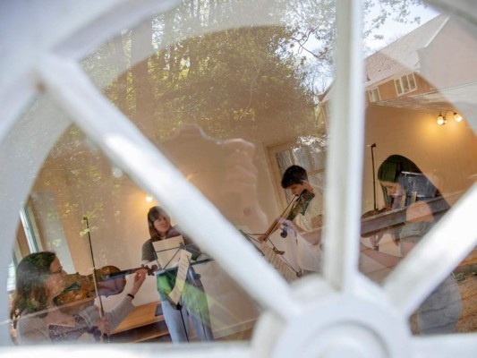 Europa acelera desconfinamiento por Covid-19 entre temores de rebrote en Asia