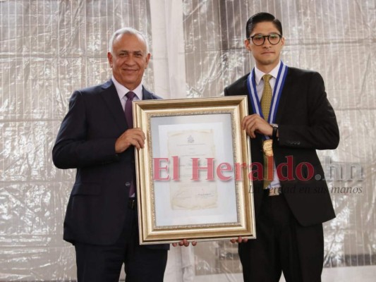 Los periodistas hondureños galardonados con Premios Parlamentarios de Periodismo 2019